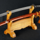 stojan pro meče - dvoupatrový z přírodního masivu (lakovaný)