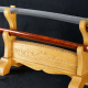 stojan pro meče - dvoupatrový, zdobený z přírodního masivu (lakovaný)